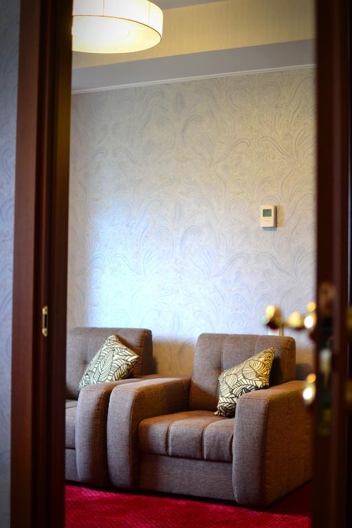 Kera Hotel Nesterenki Habitación foto